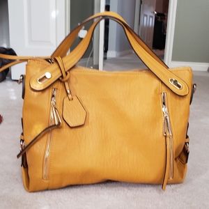Jessica Simpson purse